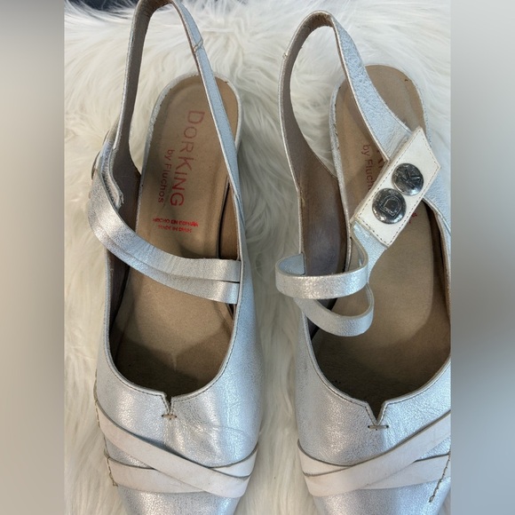 Women's Silver and Cream Slingback Flats - Picture 8 of 8